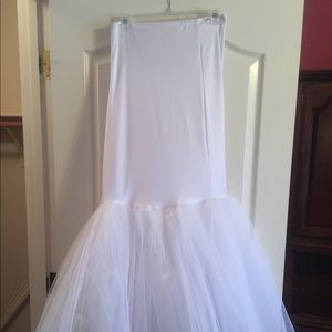 White skirt for mermaid wedding dress